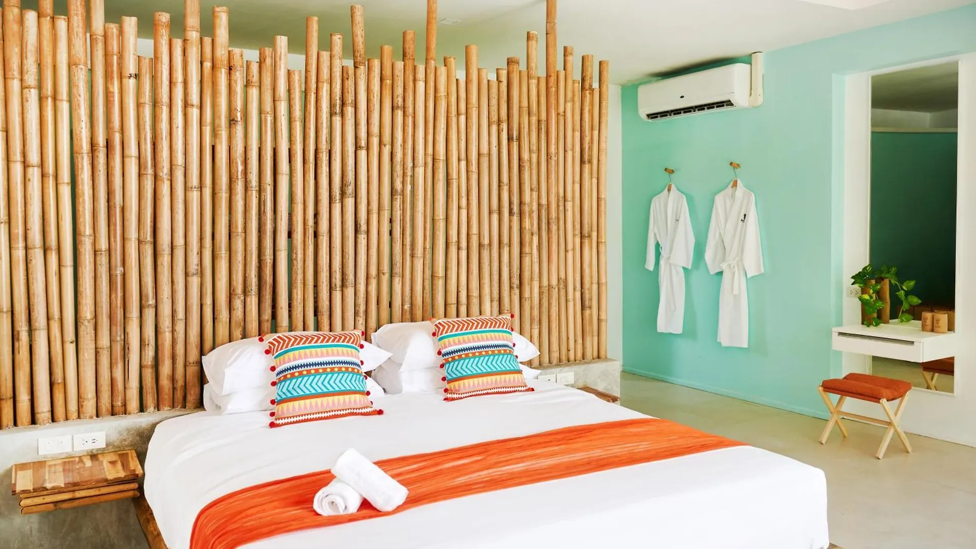 Jai Tiki Retreat - Adult Only contacts